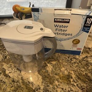 Brita Large Water Filter Pitcher - 10 cup- & 9 Kirkland water filters